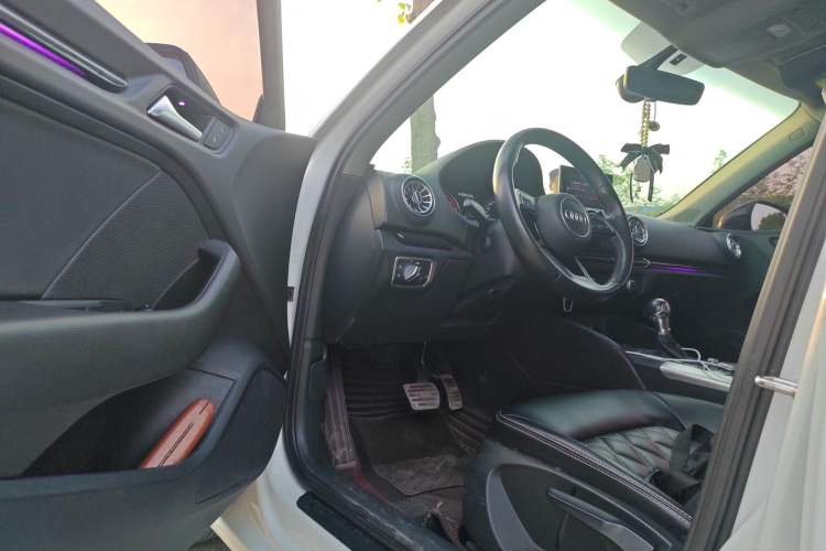 Used Audi A3 2018 30th Anniversary Edition Sportback 35 TFSI Ambition Model Driver Seat