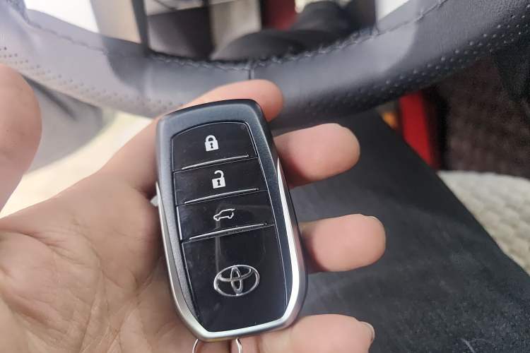 Used Toyota Prado 2016 2.7L Automatic Standard Edition
