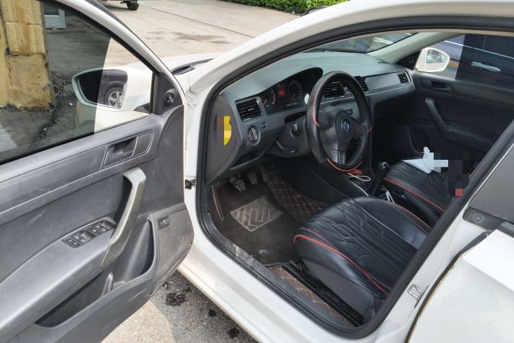 Used Volkswagen Santana 2015 1.6L Manual Fashion Edition Driver Seat