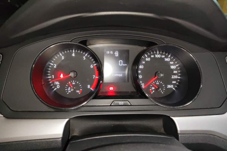 Used Volkswagen Lamando 2015 230TSI Manual Trend Edition Instrument Cluster