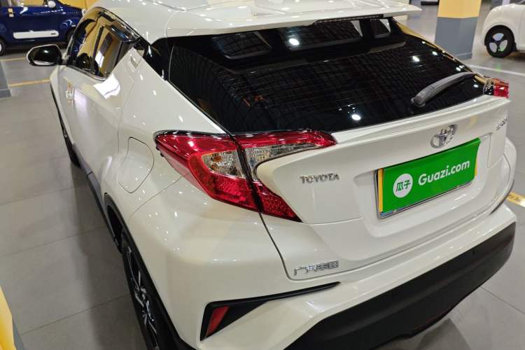 Used Toyota C-HR 2020 2.0L Leading Edition Rear Left 45 Deg