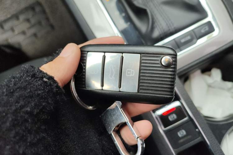 Used Roewe RX5 New Energy 2017 eRX5 50T Hybrid Connected Prestige Flagship Edition Vehicle Key