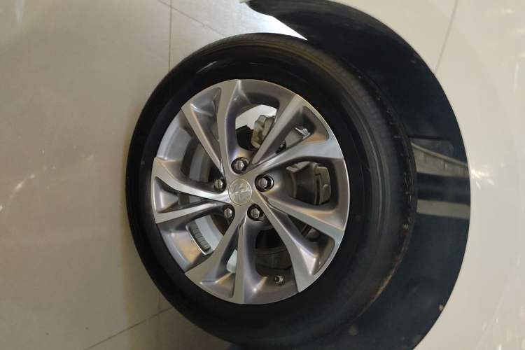 Used Buick Verano 2023 Pro Enjoyment Edition Right Rear Wheel Hub
