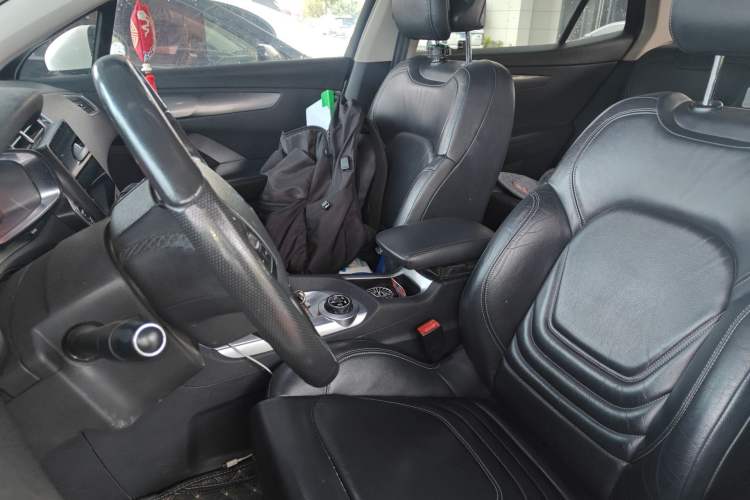 Used DS 6 2016 1.6T Luxury Edition THP160