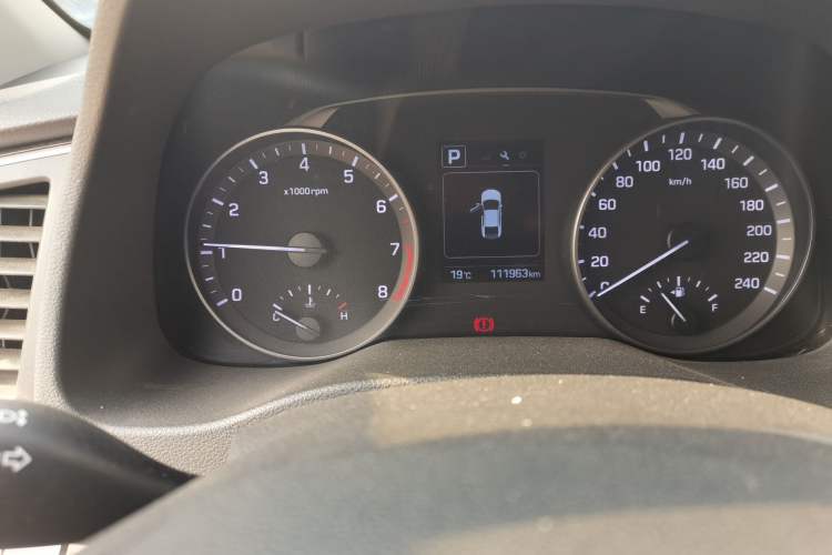 Used Hyundai Elantra (6th Generation / Lingdong) 2016 1.6L Automatic ZhiXuan – Elite Version Odometer Close Up