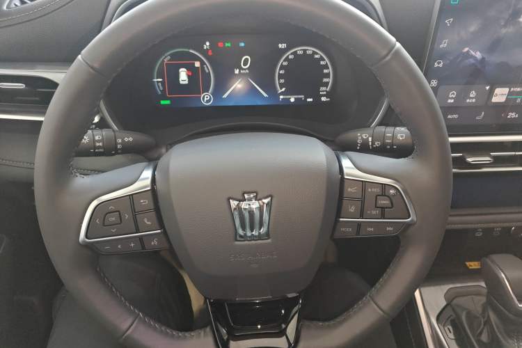 Used Toyota Crown Kluger 2026 Model 2.5L HEV All-Wheel-Drive Prestige Edition Steering Wheel