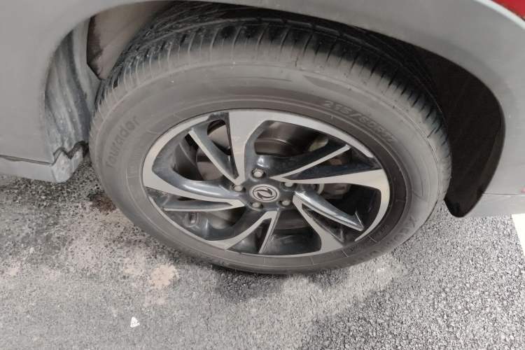 Used Dongfeng Fengon S560 2018 Upgraded Model 1.8L CVT Prestige 7-Seater Right Front Wheel Hub