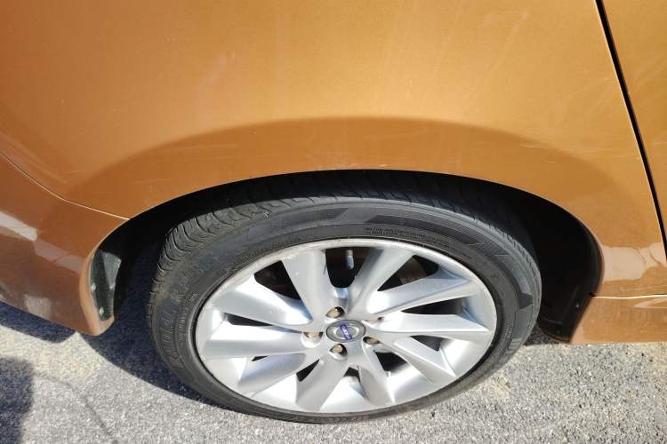 Used Volvo S60 2014 S60L 2.0T Zhiyuan Edition
