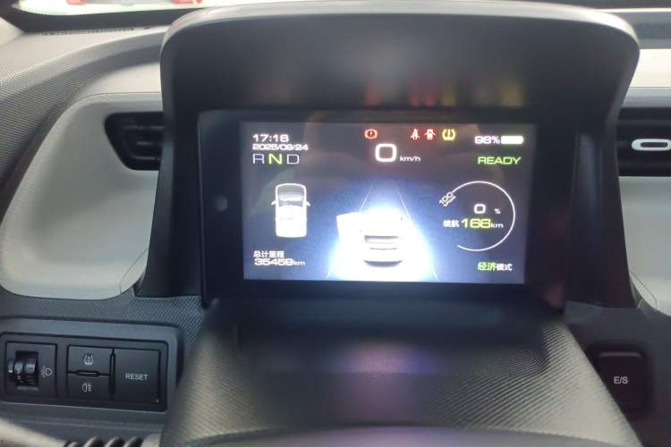 Used Wuling Hongguang MINIEV 2021 Macaron Sandwich Model 170 km Lithium Iron Phosphate