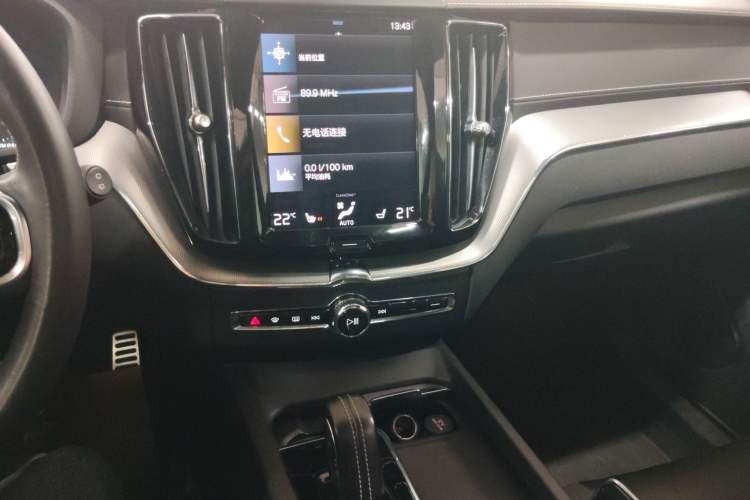 Used Volvo XC60 New Energy 2021 T8 E-Drive Hybrid Smart & Dynamic Edition Audio And AC Panel