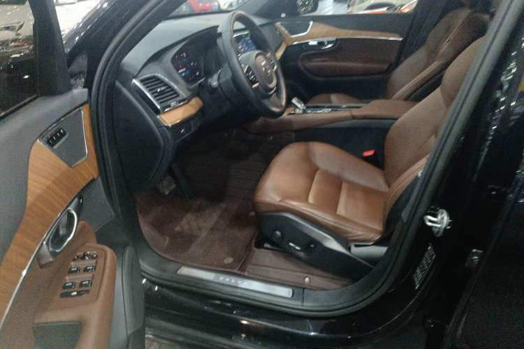 Used Volvo XC90 2023 B5 SmartDrive Luxury Edition 7 Seats
