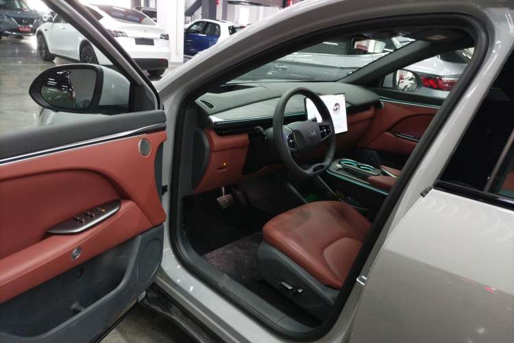 Used ARCFOX Alpha T5 2026 Model Range-Extended 1215 Yuanjing Smart Driving Version