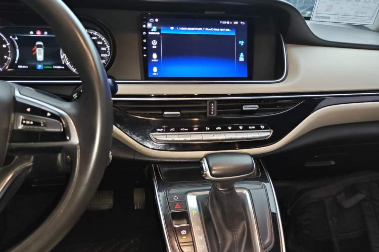 Used GAC Trumpchi M6 2021 270T DCT Elite Edition (7-seater) Audio And AC Panel