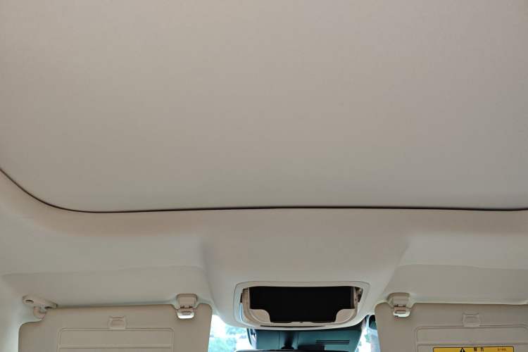 Used ORA Good Cat 2024 401 km Luxury Version Headliner