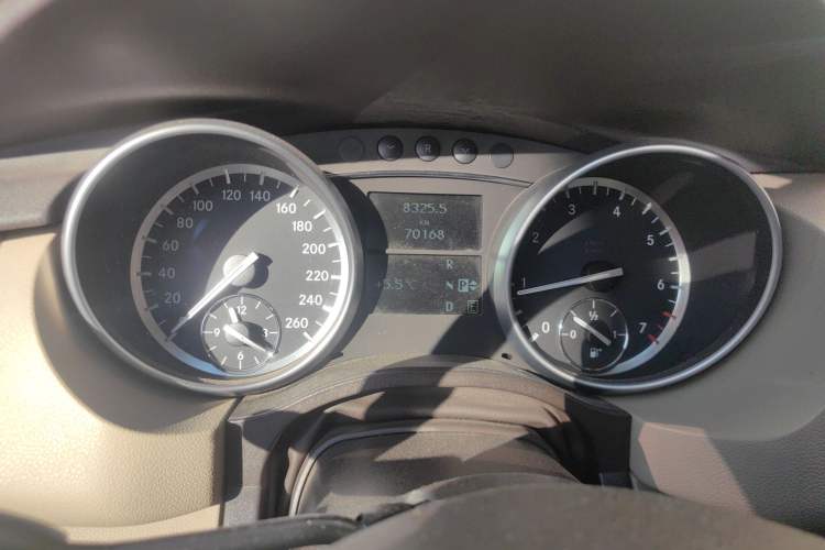 Used Mercedes-Benz R-Class 2011 R 350 L 4MATIC