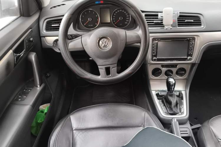 Used Volkswagen Lavida 2013 Restyled Classic 1.6L Automatic Comfort Edition
