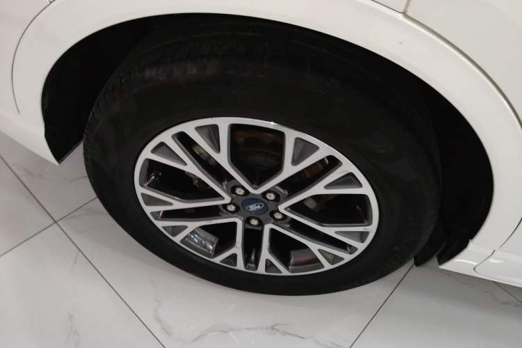 Used Ford Escape 2020 EcoBoost 245 Four-Wheel Drive Luxury Edition
