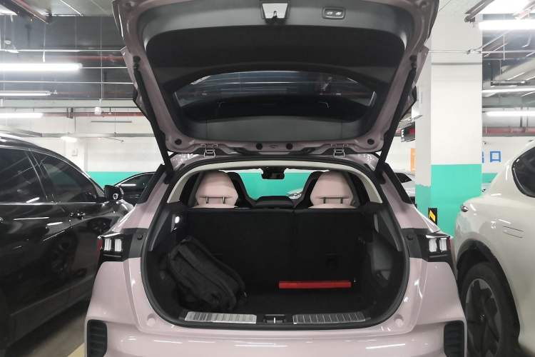 Used Lynk & Co 06 2021 1.5T Shero Pink Special Edition