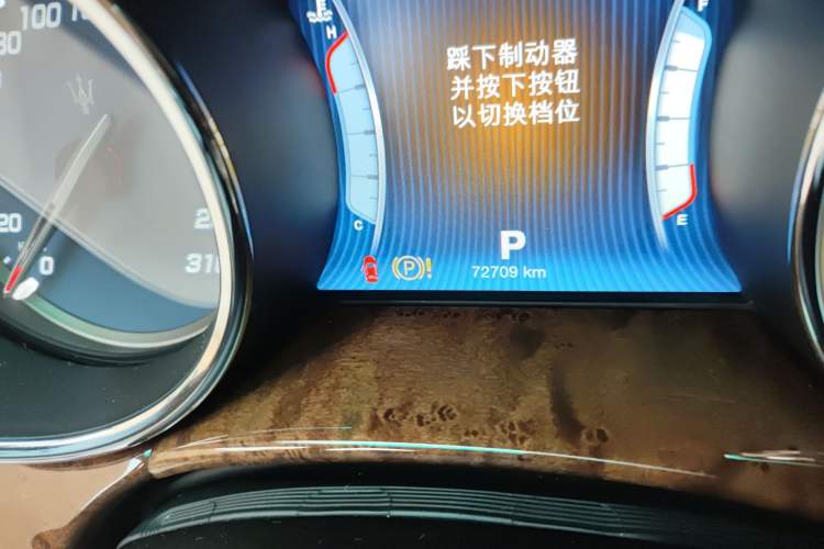 Used Maserati President 2013 3.0T Standard Model Odometer Close Up