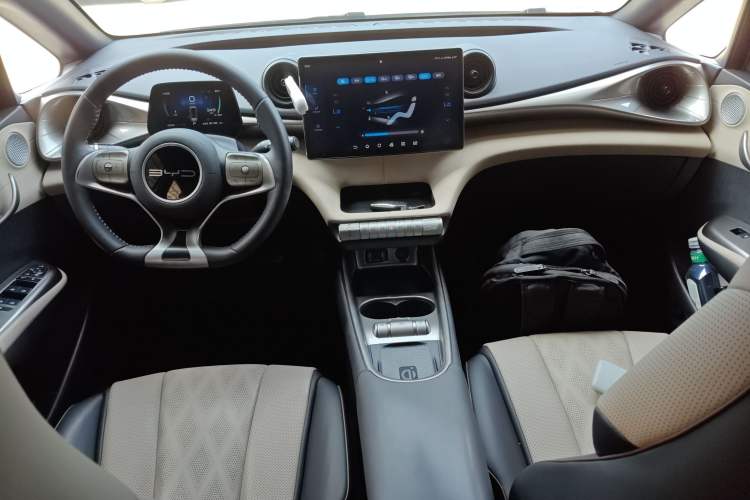 Used BYD Dolphin 2023 420 km Fashion Edition
