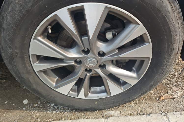 Used Nissan Murano 2017 2.5L XL Two-Wheel Drive Smart Edition Right Front Wheel Hub