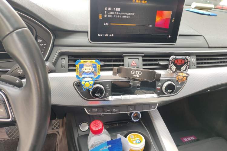 Used Audi A4L 2018 30th Anniversary Edition 40 TFSI Fashion Model Audio And AC Panel