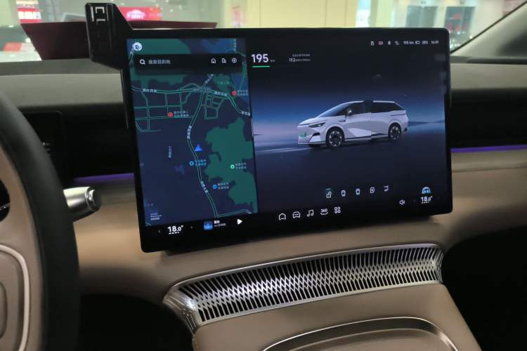 Used XPeng X9 2024 702 Ultra-Long Range Max
