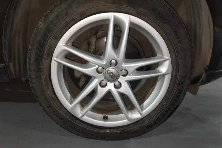 Used Audi Q5 2015 40 TFSI Comfort Model