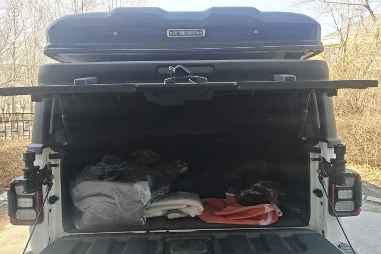 Used Jeep Gladiator 2024 3.6L Camping Edition