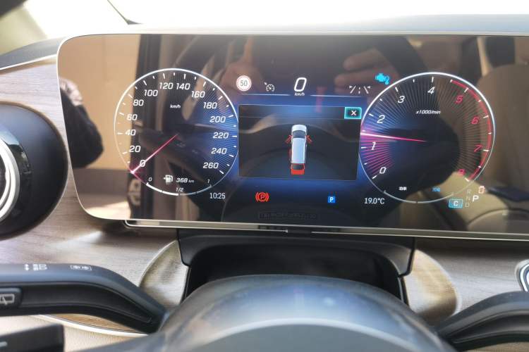 Used Mercedes-Benz V-Class 2024 V 300 Pilot Edition Instrument Cluster