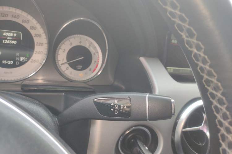 Used Mercedes-Benz GLK-Class 2013 GLK 300 4MATIC Dynamic Sunroof Model
