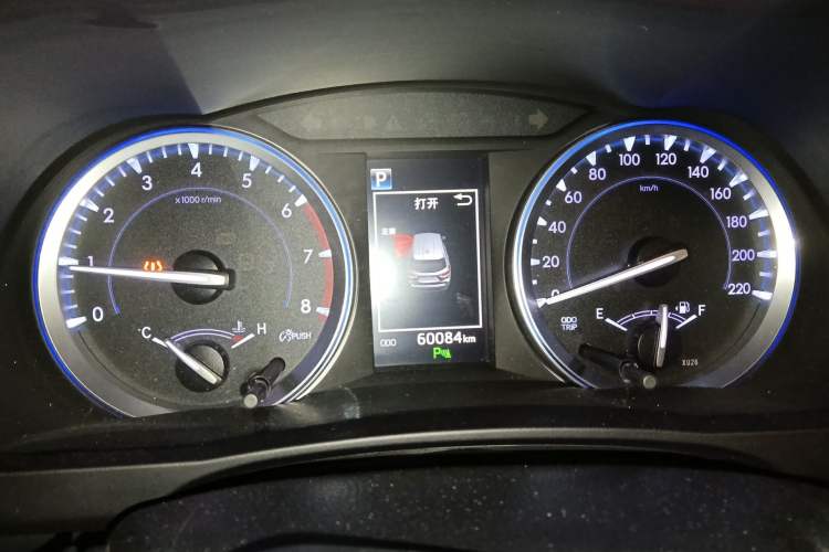 Used Toyota Highlander 2018 2.0T Four-Wheel Drive Prestige Version 7 Seats China V Emission Standard Instrument Cluster