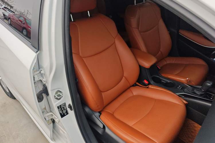 Used Toyota Corolla 2022 Dual-Motor 1.8L E-CVT Pioneer Edition
