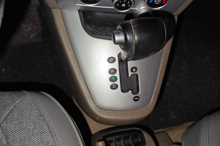 Used Hyundai Tucson 2009 2.0L Automatic Two-Wheel Drive with Sunroof