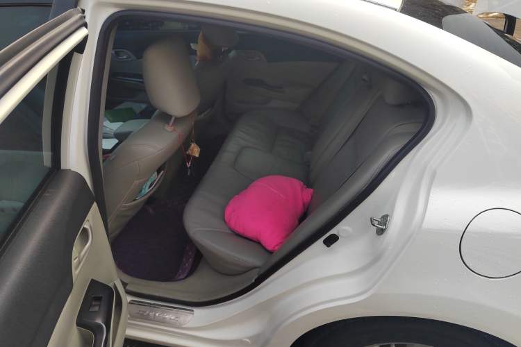 Used Honda Civic 2014 1.8L automatic comfort version
