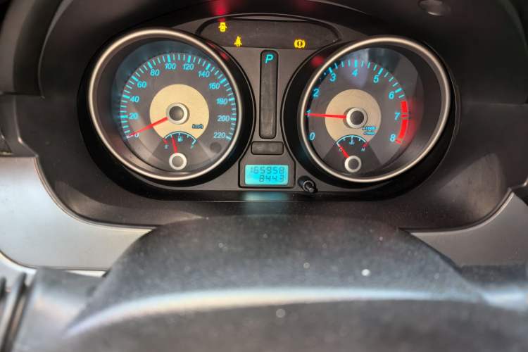 Used Buick Excelle 2011 1.6LX-AT Odometer Close Up