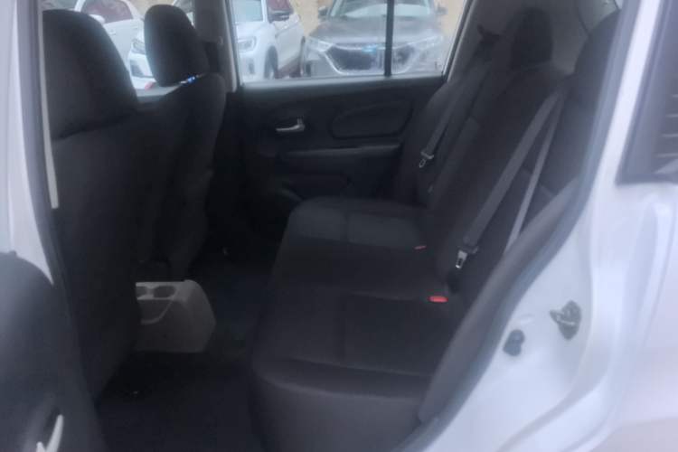 Used Venucia R50 2016 1.6L Automatic Elite Edition
