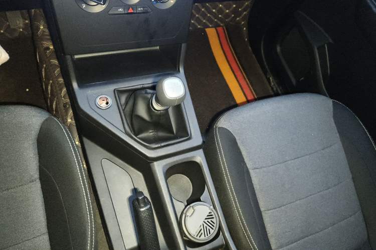 Used Wuling Hongguang PLUS 2019 1.5T Manual Standard Version 7 Seats
