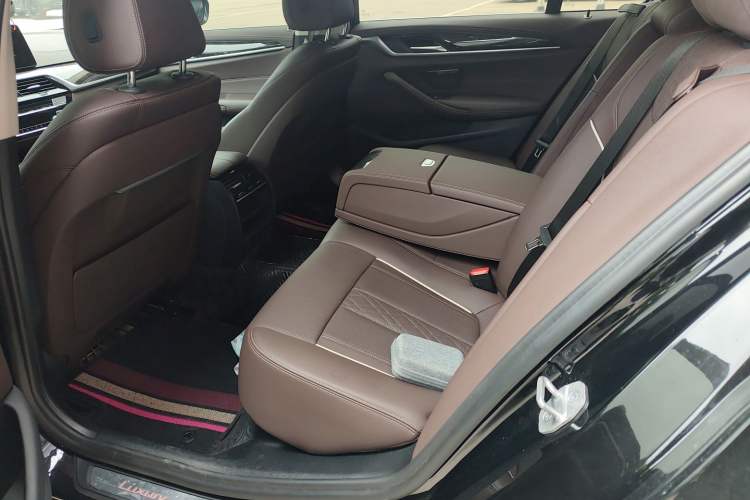 Used BMW 5 Series 2021 525Li Luxury Package Left Rear Seat