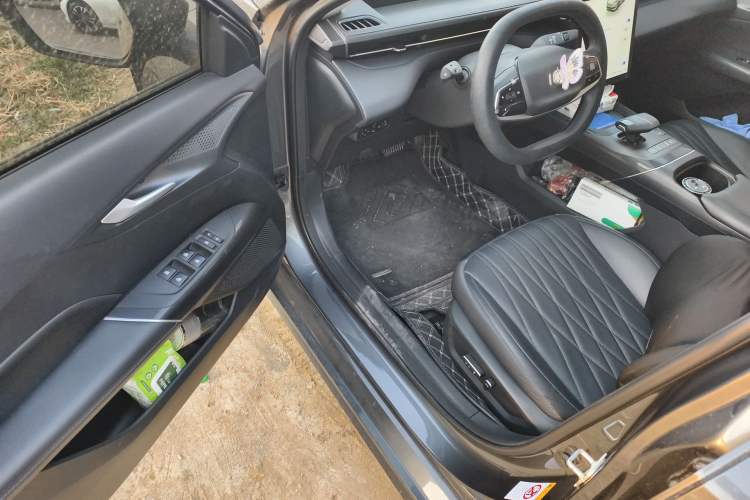 Used CHANGAN NEVO A05 2024 Truly Delicious Version 70" Beyond-Grade Edition
