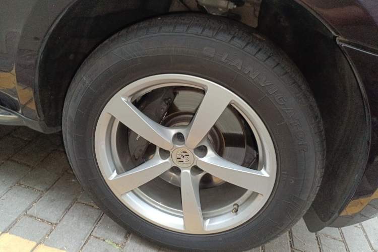 Used Porsche Macan 2017 Macan 2.0T Right Front Wheel Hub