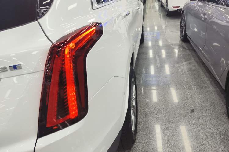 Used Cadillac XT5 2022 2.0T Two-Wheel Drive Luxury Version