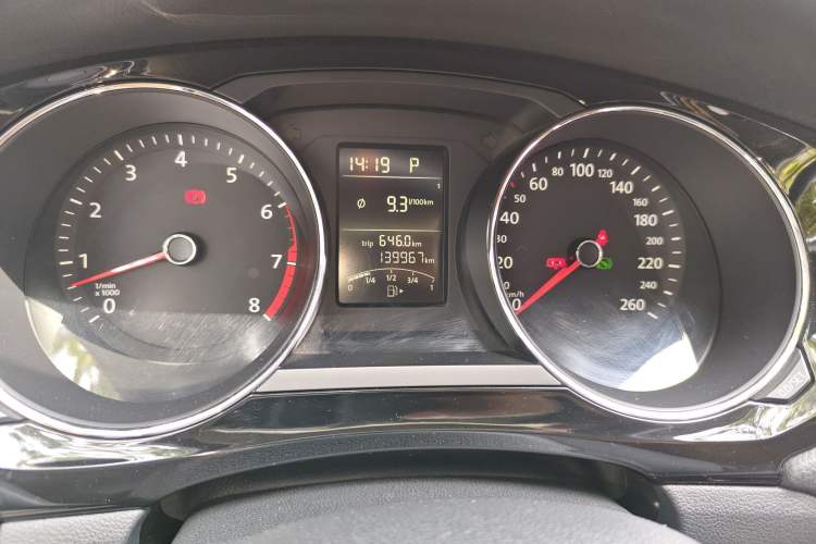 Used Volkswagen Sagitar 2015 1.6L Automatic Comfort Model Odometer Close Up