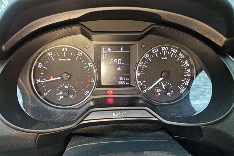 Used Skoda Octavia 2017 1.6L Automatic Chuanxing Edition Odometer Close Up