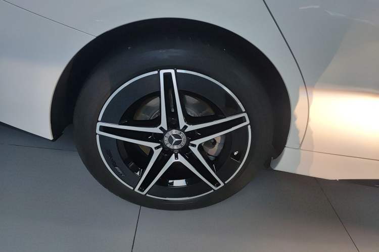 Used Mercedes-Benz C-Class 2023 Restyled C 260 L Night Edition Sports Version
