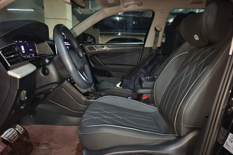 Used Volkswagen Tiguan L 2023 Restyled 330TSI Automatic Two-Wheel Drive R-Line Enhanced Comfort Version