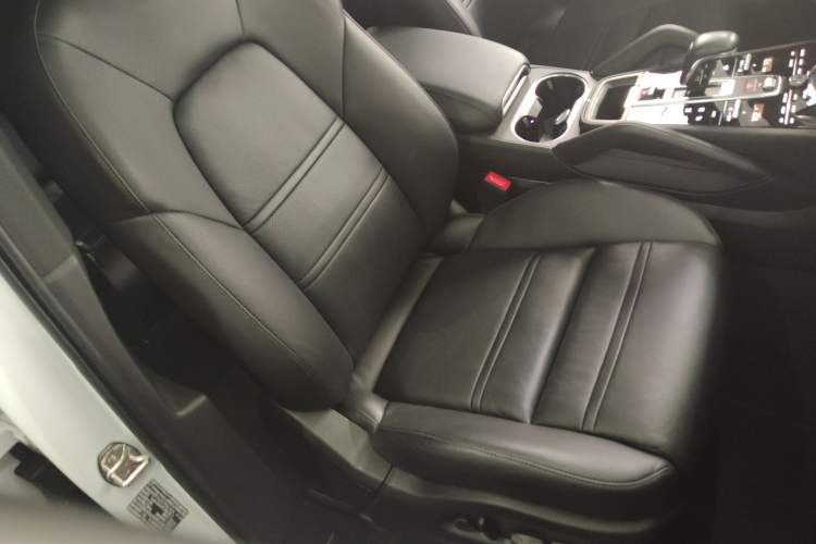 Used Porsche Cayenne E-Hybrid 2023 Cayenne E-Hybrid 2.0T Platinum Edition

