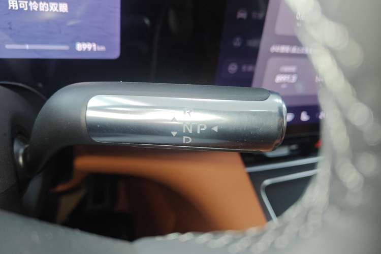 Used Hima AITO M8 2025 Extended-Range Ultra Version 53.4 kWh 6-Seater Edition