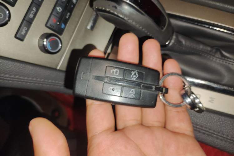 Used Lincoln MKT 2010 3.5T EcoBoost AWD Vehicle Key