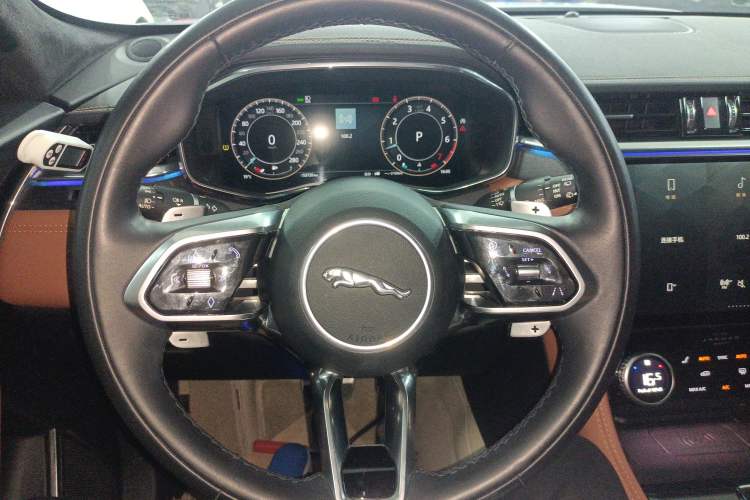 Used Jaguar F-PACE 2024 P250 R-Dynamic HSE Steering Wheel